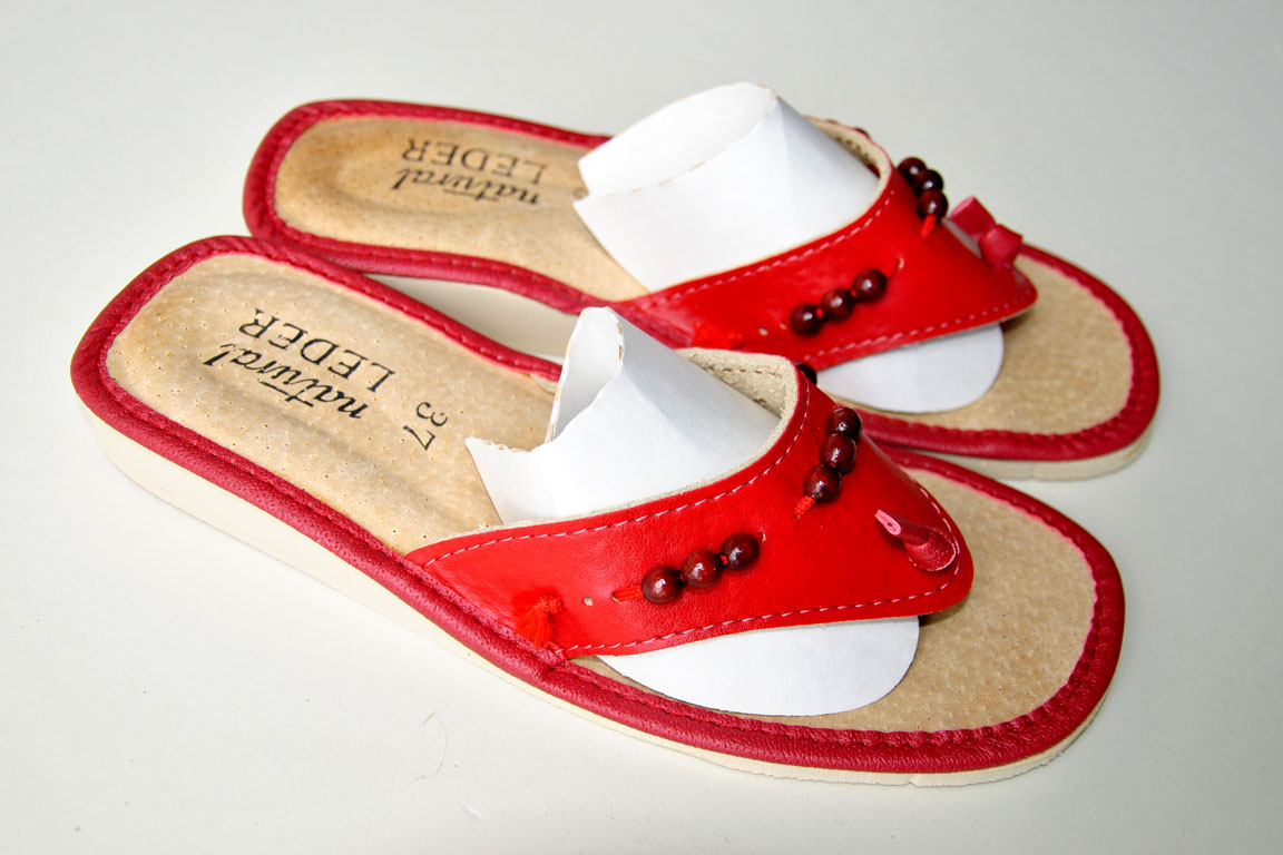 Wsuwki japonki- czerwone, Pantofle Regionalne, Pantofle Góralskie, Producent Pantofli - KARPATY